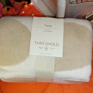 Threshold‎ Cream and White Throw Blanket